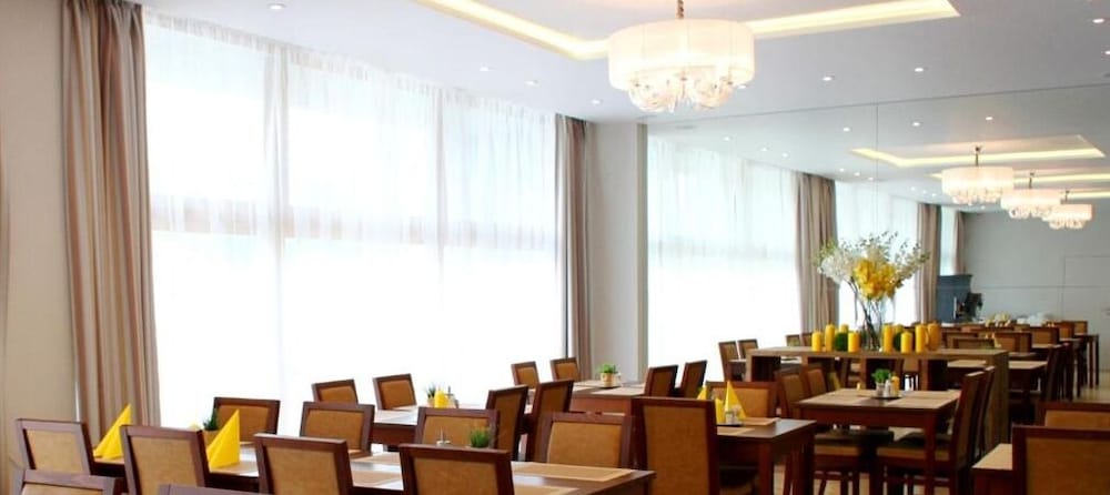 

Napoli - Hostivice - Hotel Meritum