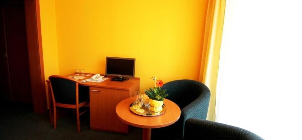 

Bologna - Praga, Aeroporto Václav Havel - Hotel Meritum