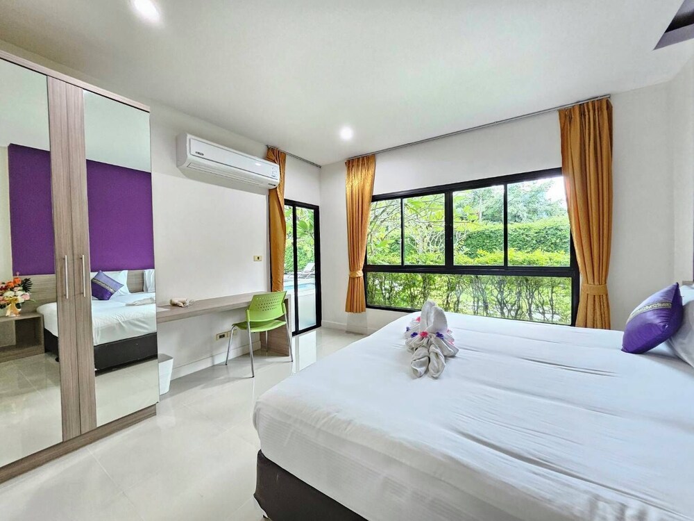 

Napoli - Thalang - S4 Nai Yang Beach - Near Phuket Airport
