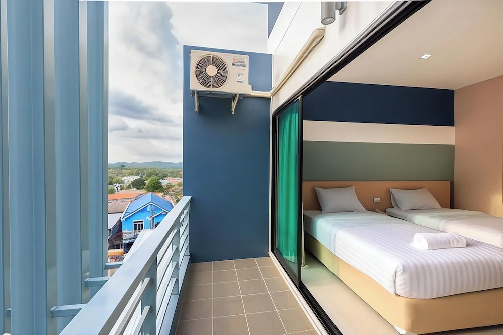 

Roma - Coconut Island - JJ Residence Phuket Town
