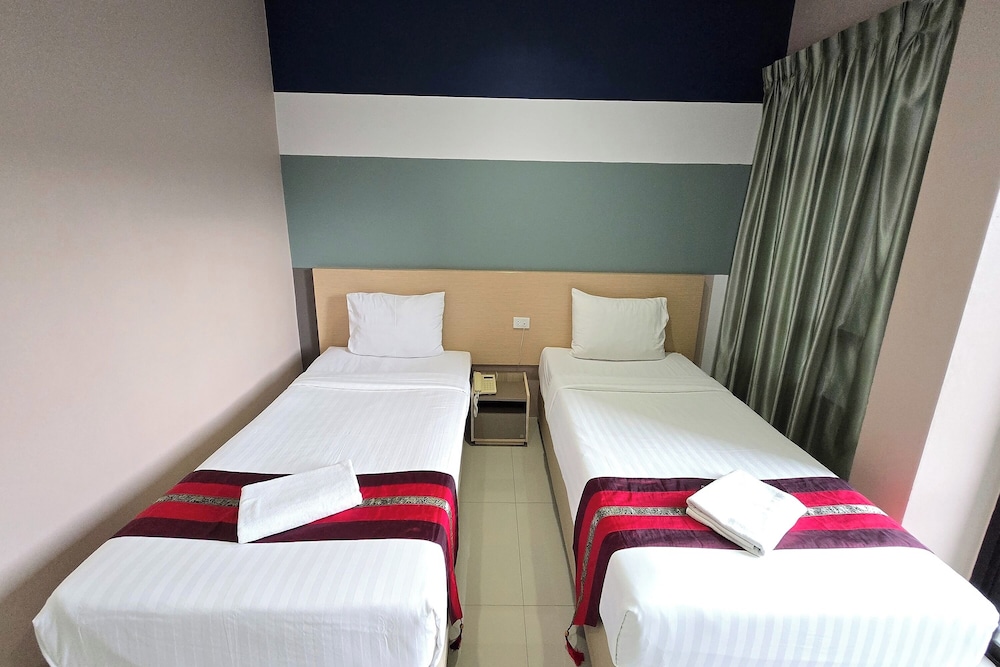 

Roma - Coconut Island - JJ Residence Phuket Town