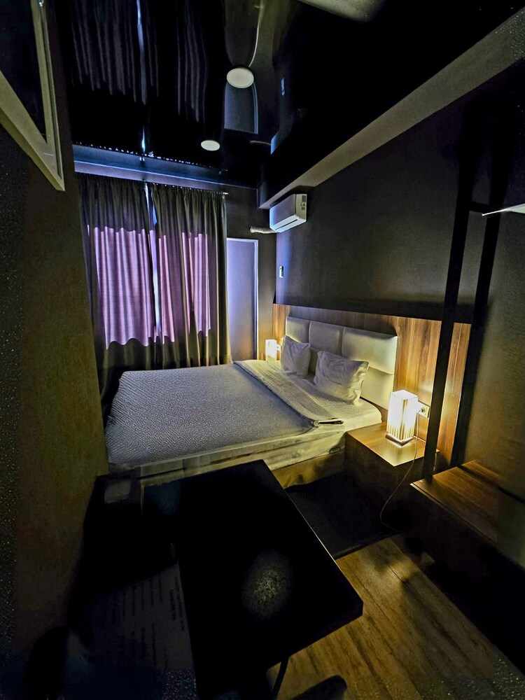 

Bologna - Mtskheta - Apart Hotel West