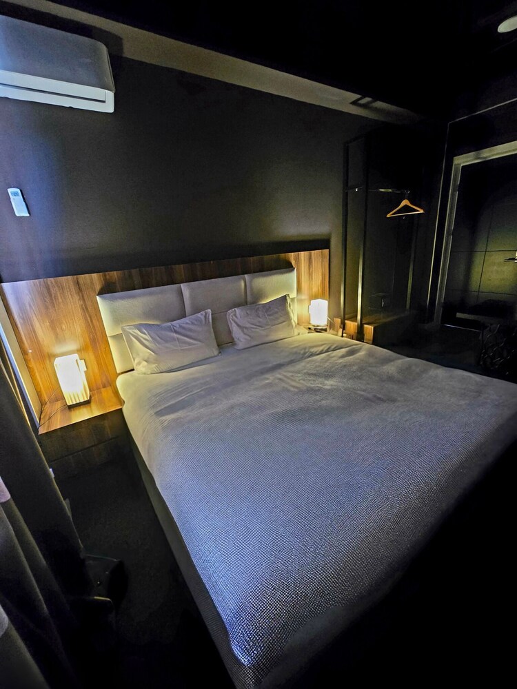 

Milano - Mtskheta - Apart Hotel West