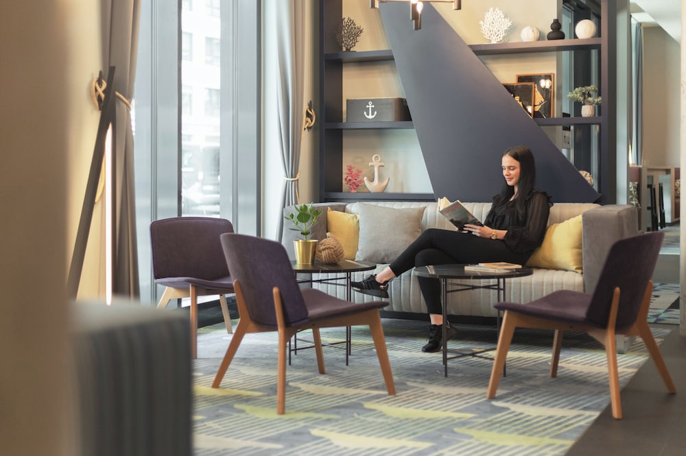 

Bari - Amburgo - Holiday Inn - the niu, Yen Hamburg City by IHG
