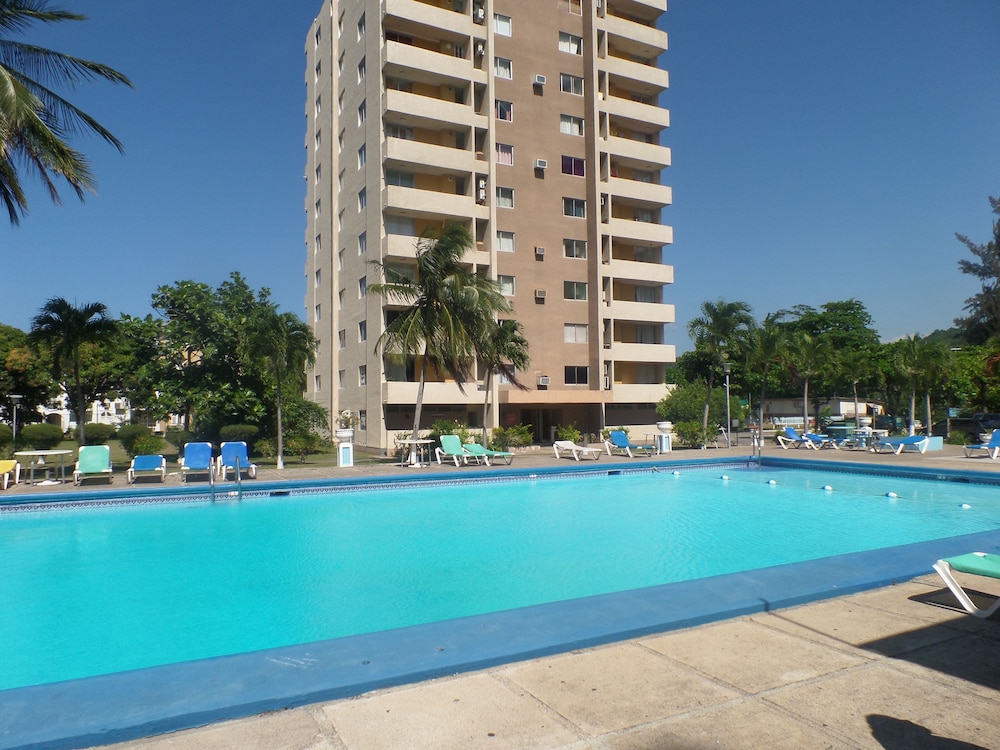 

Napoli - Ocho Rios - Angel Fish Beach Suites - Turtle Tower