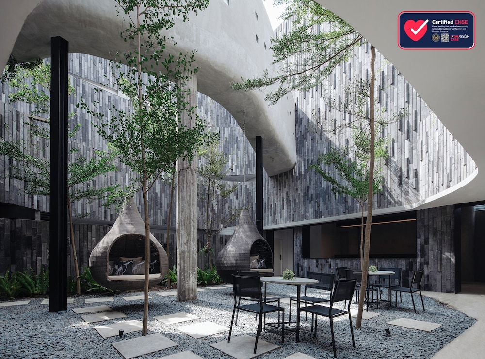 

Milano - Canggu - Lloyd's Inn Bali