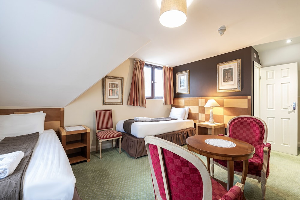 

Bari - Londra, Aeroporto di London Gatwick - Barrington Lodge
