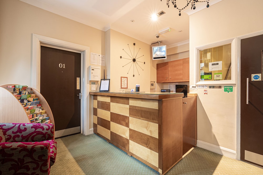 

Roma - Londra, Aeroporto di London Gatwick - Barrington Lodge