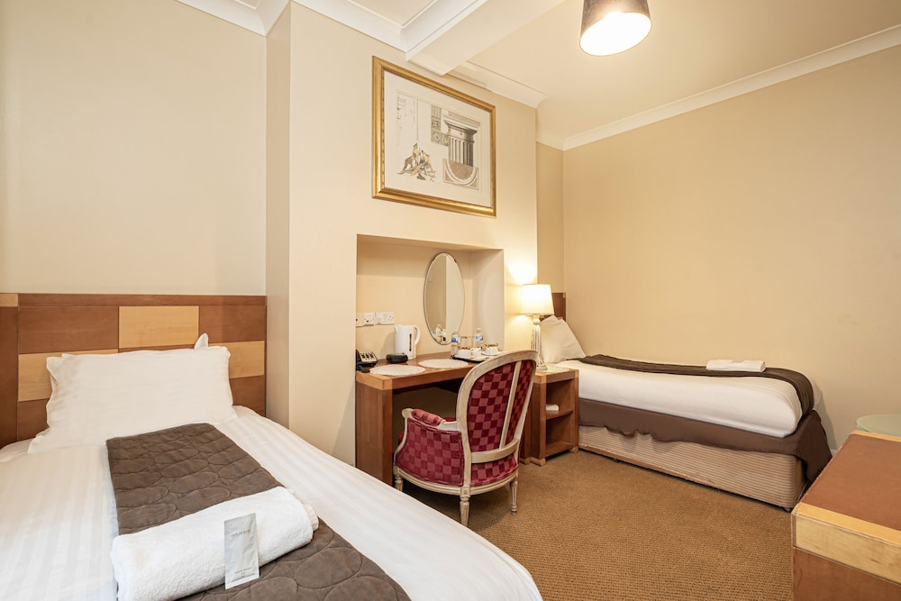 

Venezia - Londra, Aeroporto di London Gatwick - Barrington Lodge