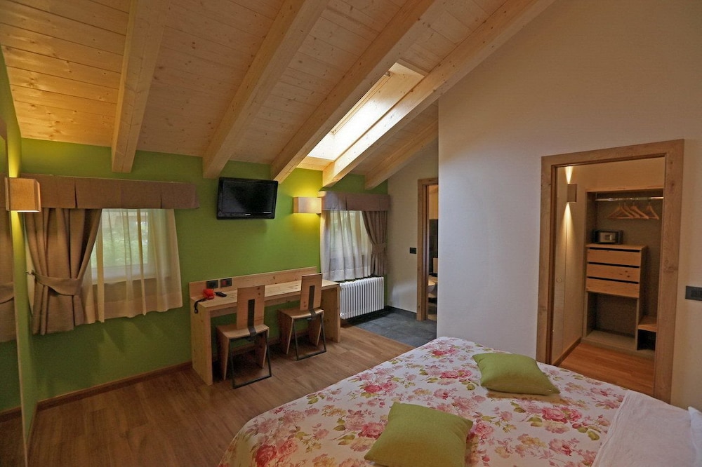 

Napoli - Vigo di Fassa - Hotel San Giovanni