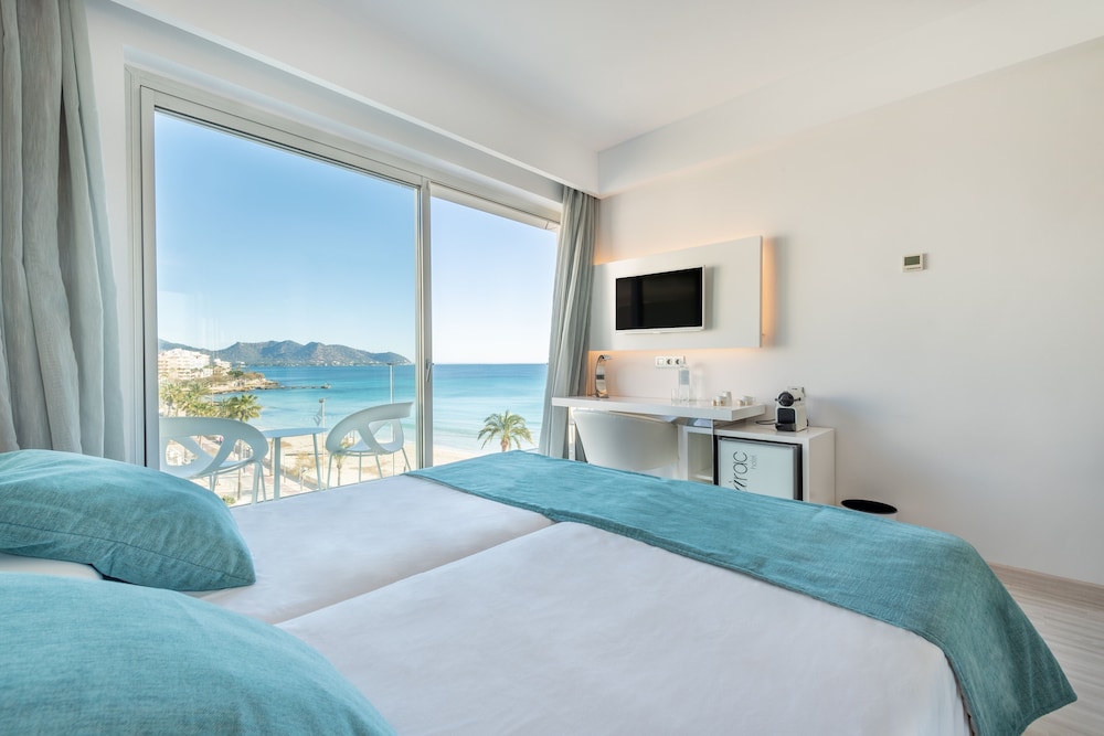

Brindisi - Cala Bona - Kyrat Amarac - Adults Only