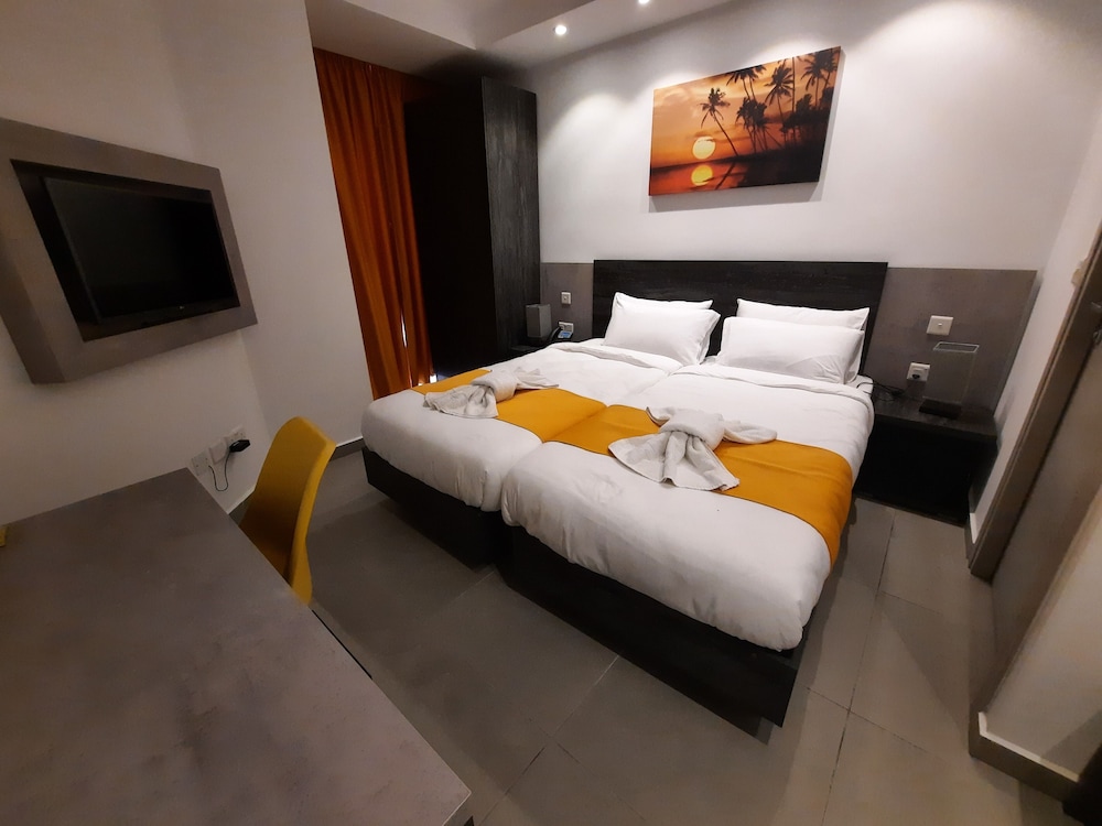 

Lamezia Terme - Malta - Hotel Shoreline
