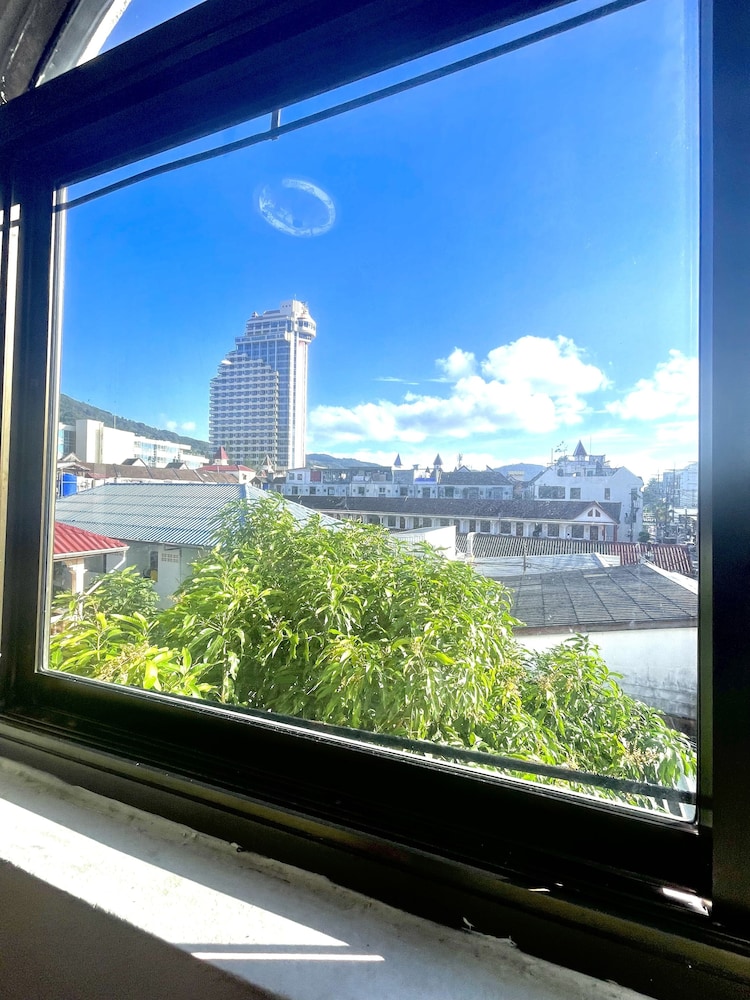 

Firenze - Chalong - Centre Point Patong
