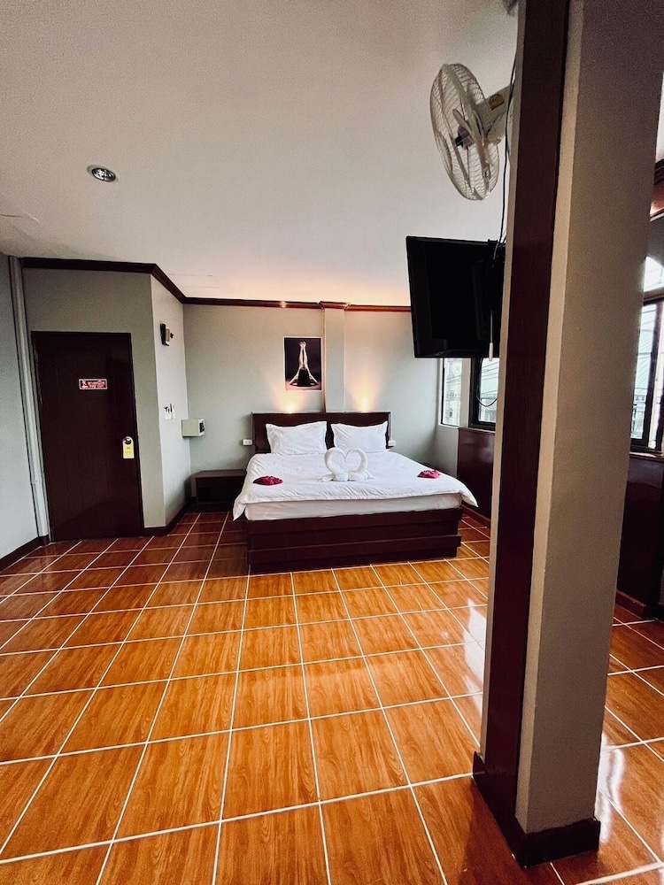 

Verona - Chalong - Centre Point Patong