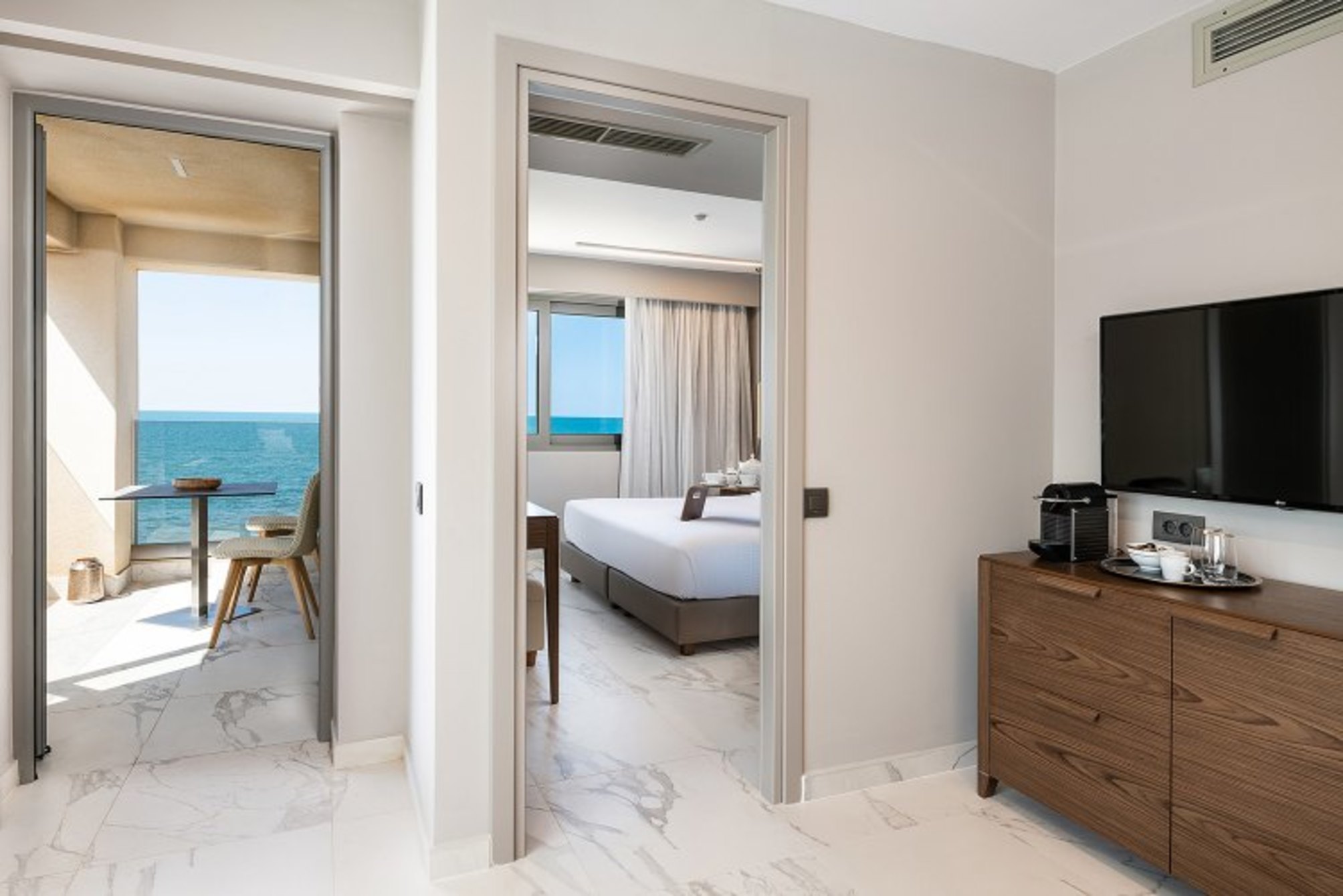  suite serenity side sea view
