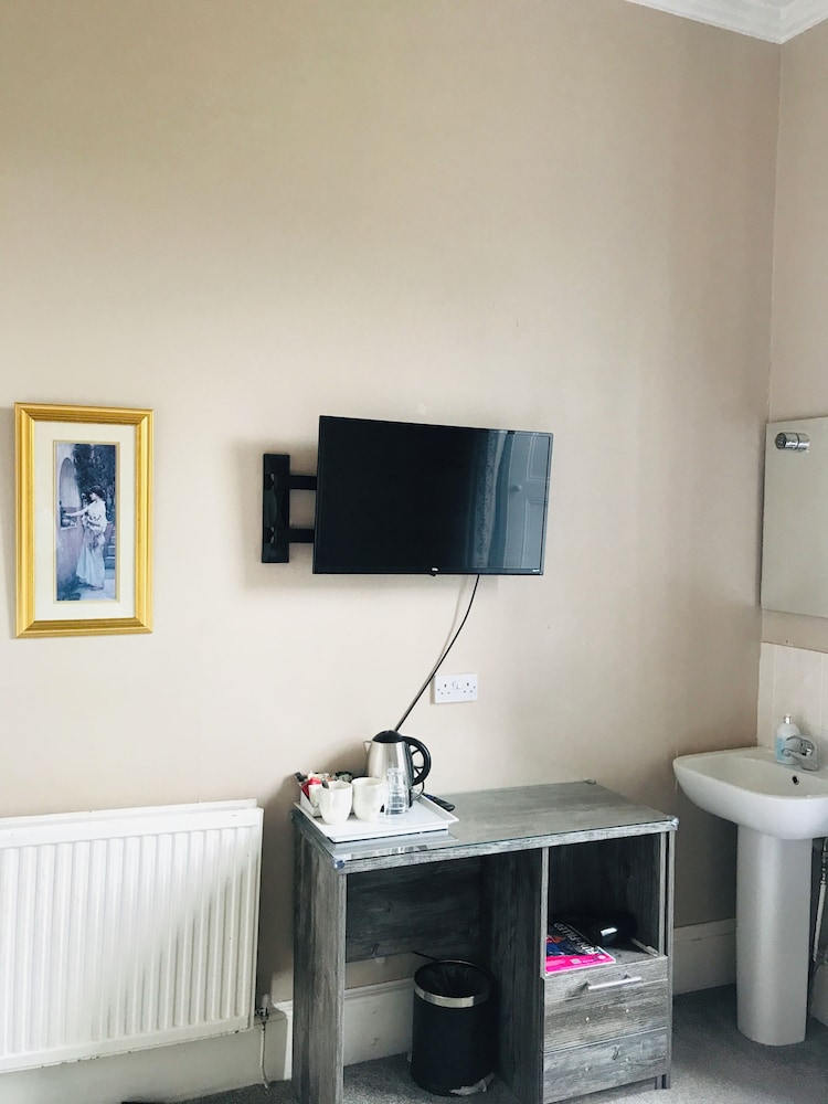 

Milano - Bonnyrigg - The Alexander Guest House