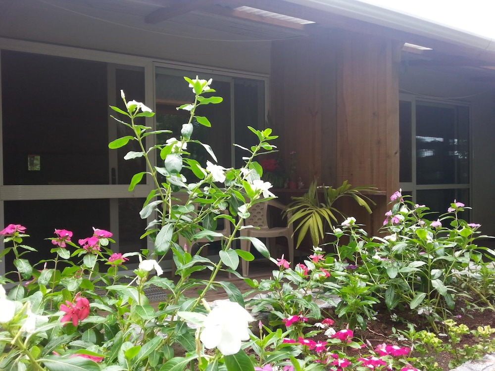 

Roma - Savusavu - Gecko Lodge Fiji Private Hotel