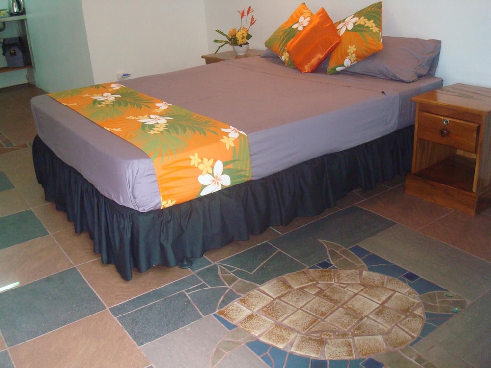 

Roma - Savusavu - Gecko Lodge Fiji Private Hotel