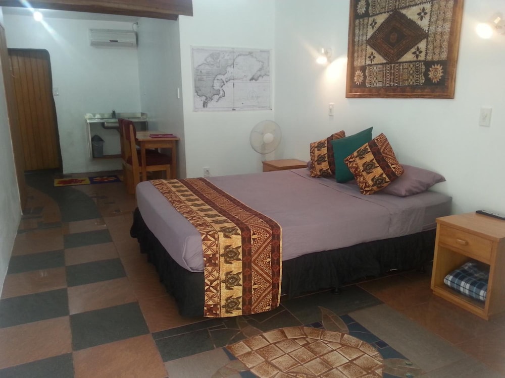 

Roma - Savusavu - Gecko Lodge Fiji Private Hotel
