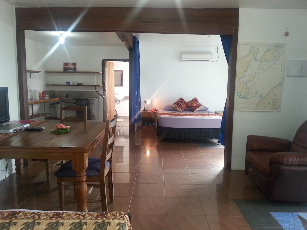 

Roma - Savusavu - Gecko Lodge Fiji Private Hotel
