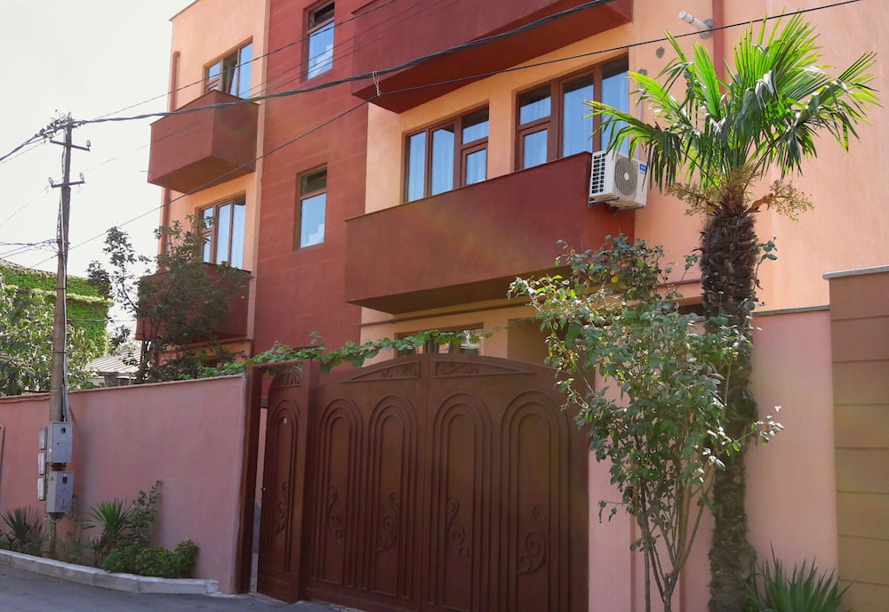 

Milano - Tbilisi - ApartHotel Otin