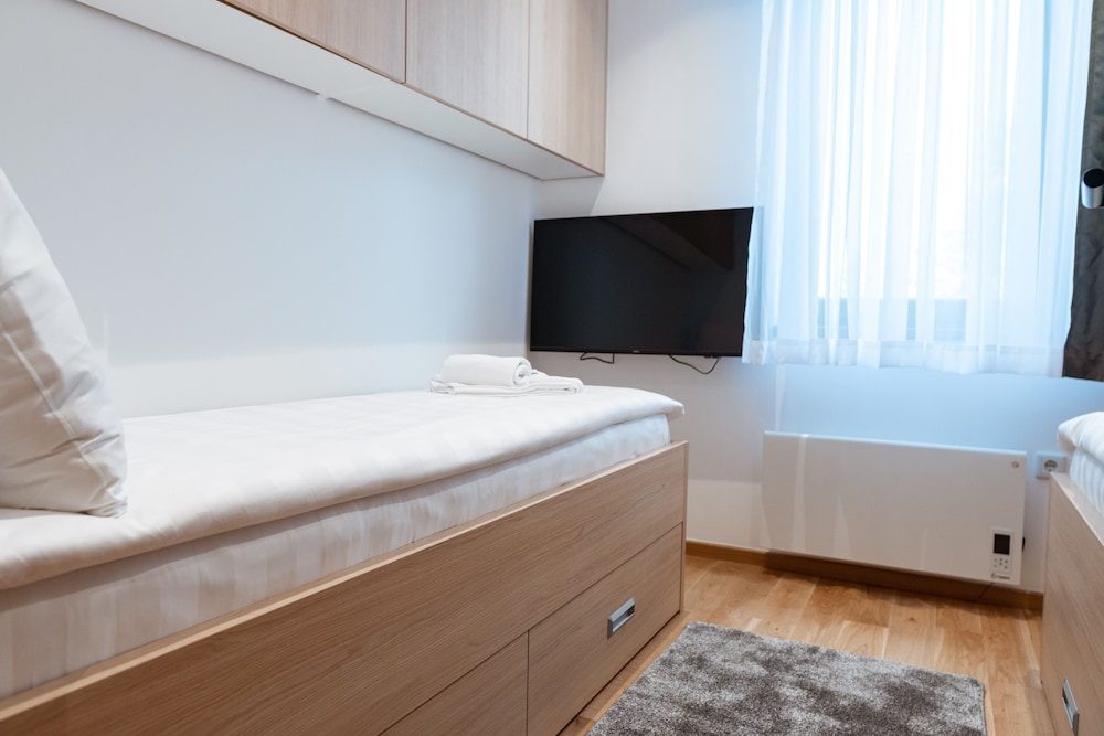 

Milano - Pale - Aparthotel Zlatni Javor