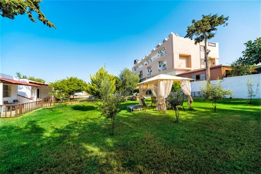 

Genova - Malia - HARMONY HOTEL AND STUDIOS