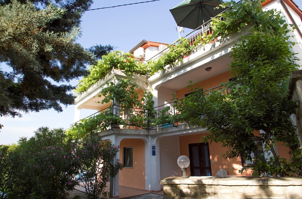 

Roma - Parenzo - Apartments Coki