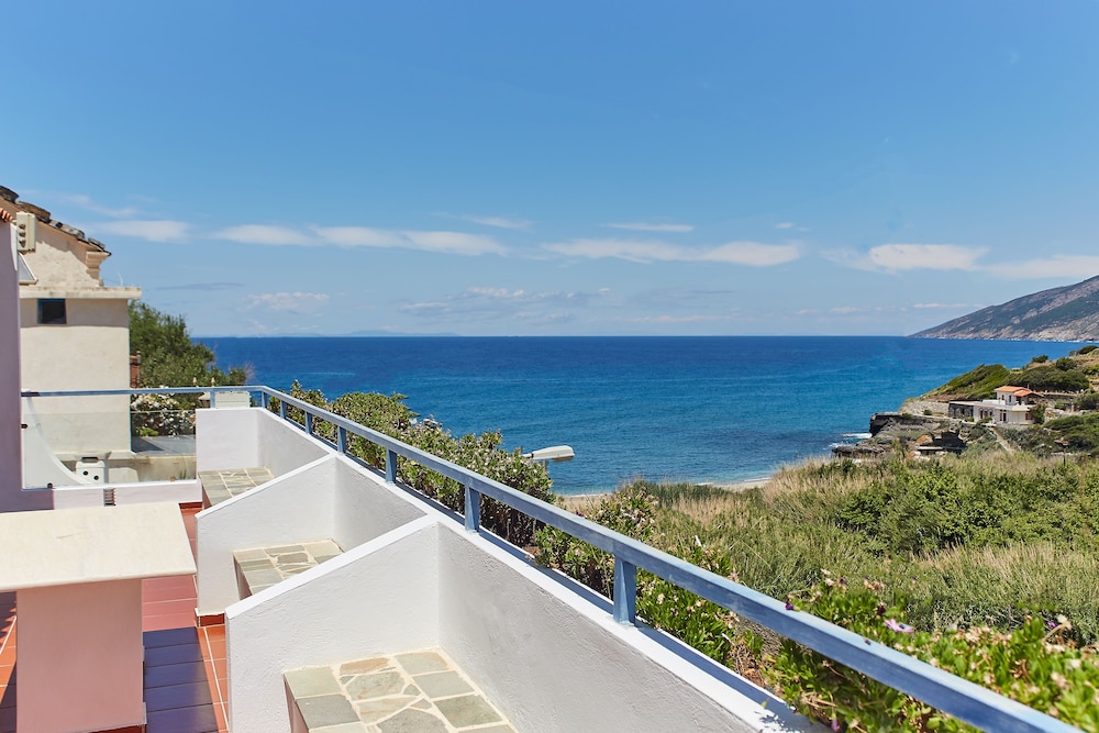 

Bari - Ikaria - Kerame Studios & Apartments