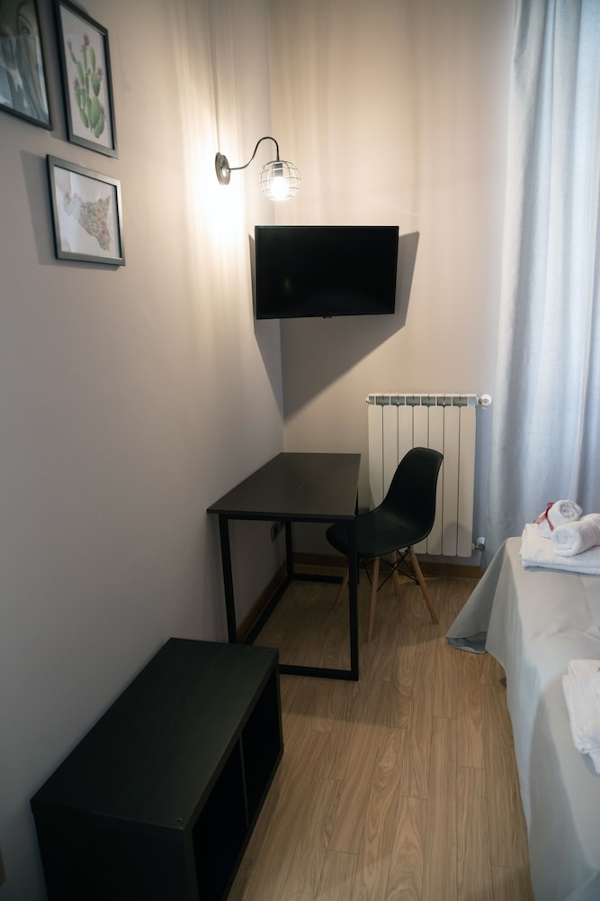 

Milano - San Giorgio, Mesina - Hotel Marconi