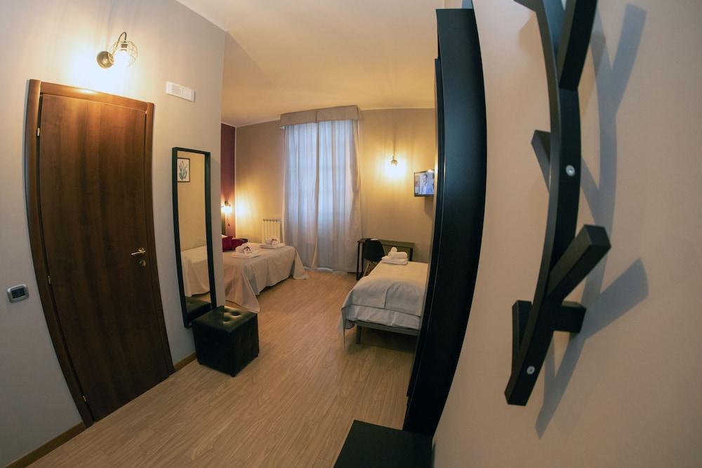 

Milano - Gioiosa Marea - Hotel Marconi