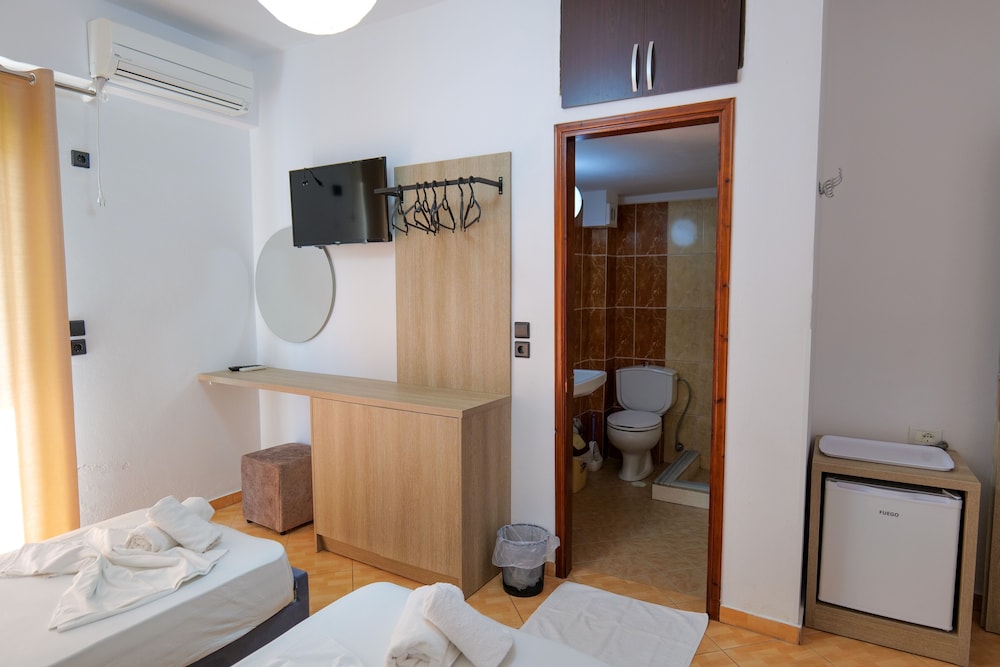 

Lamezia Terme - Ksamil - Hotel Driloni