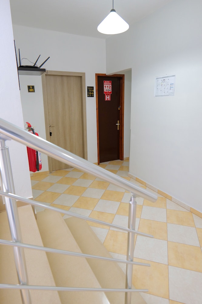 

Bari - Ksamil - Hotel Driloni