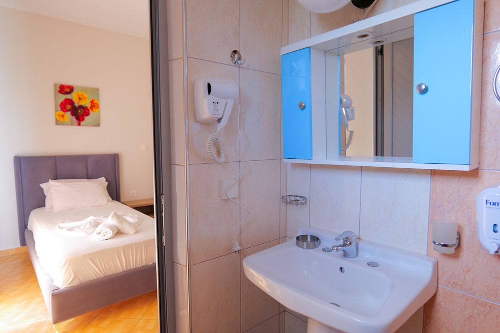 

Napoli - Ksamil - Hotel Driloni