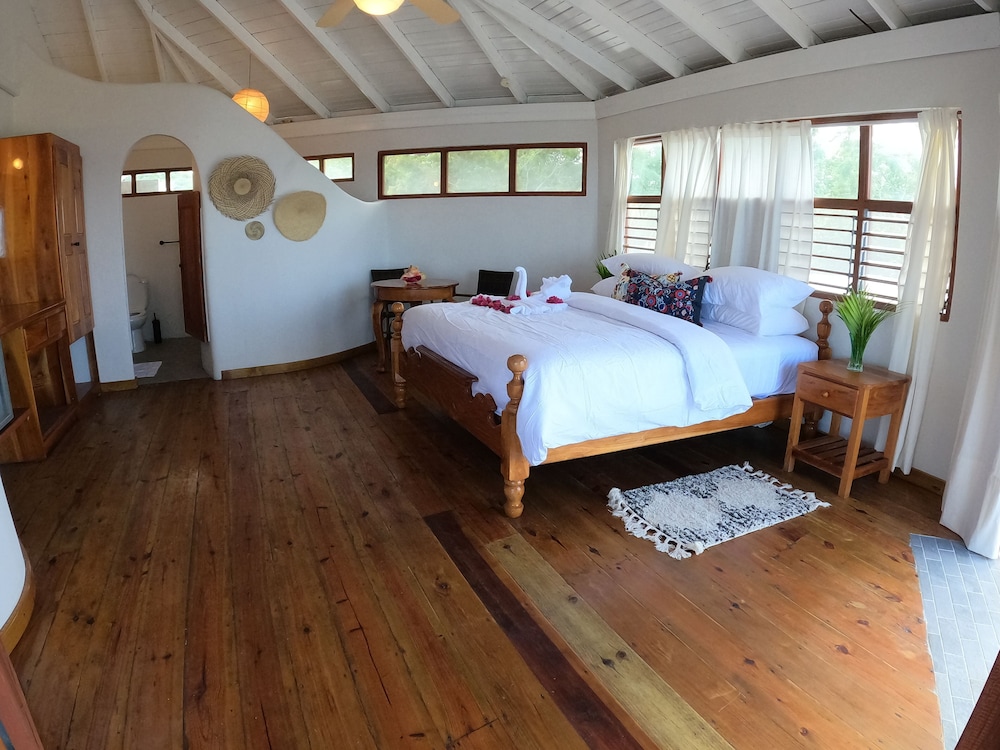 

Verona - Negril - Coral Cove Wellness Resort