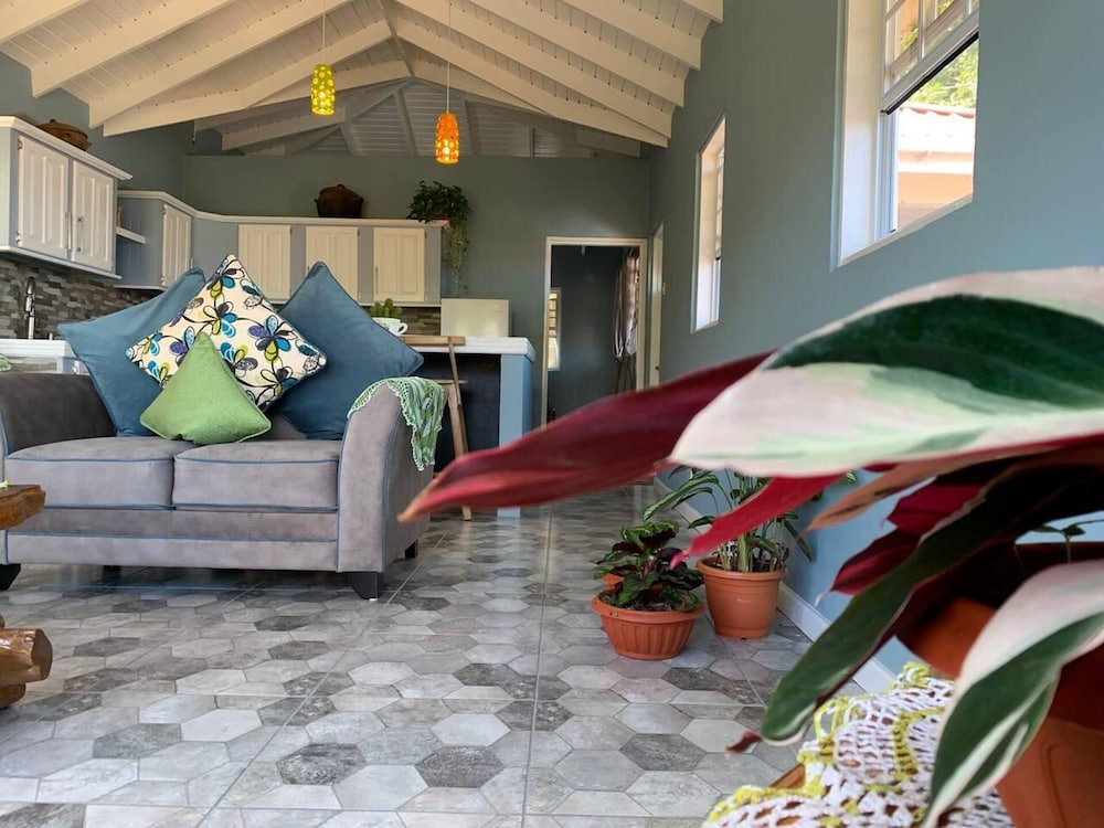 

Roma - Anse La Raye - Story Villa, 1 Bedroom With Ocean & Mountain View