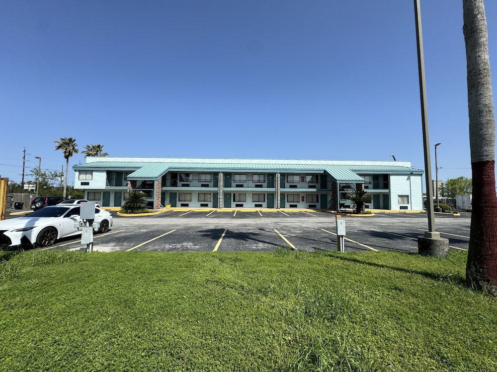 

Milano - New Orleans - Nola Inn & Suites