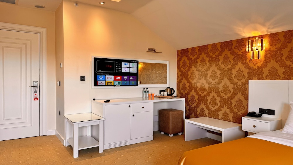 

Napoli - Istanbul, New Airport - Green Roof Hotel & Spa