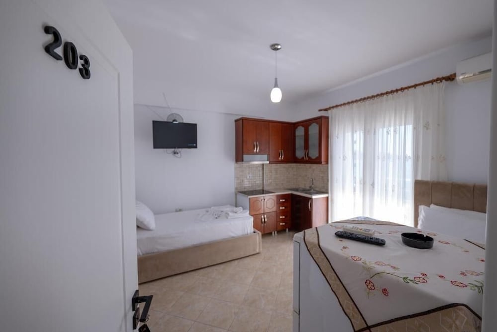 

Brindisi - Sarandë - Hotel Erioni