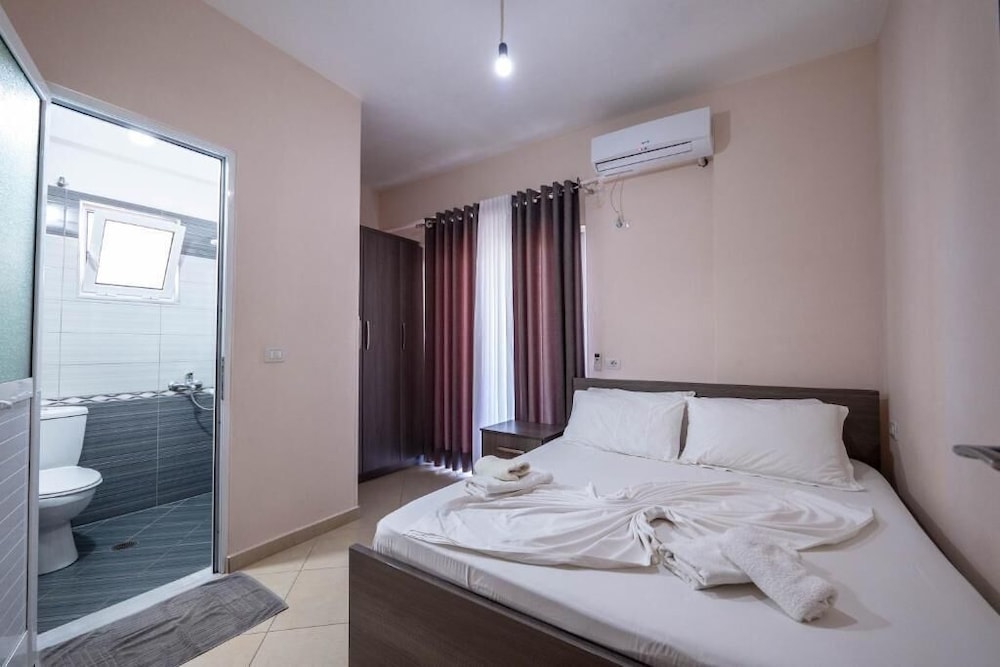 

Milano - Sarandë - Hotel Erioni