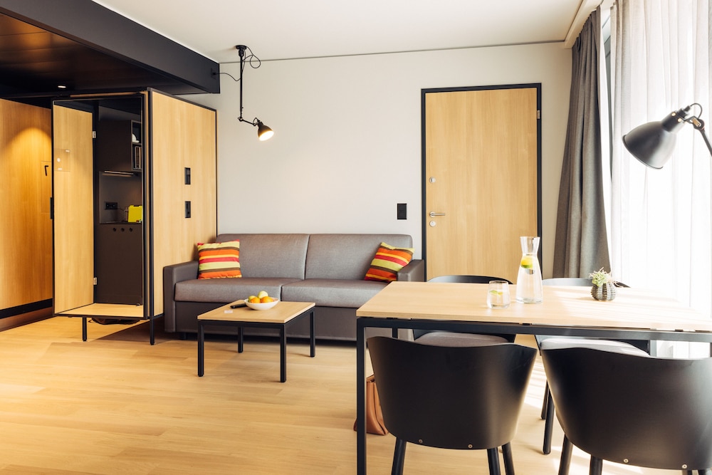 

Lamezia Terme - Berna - harry's home Bern-Expo