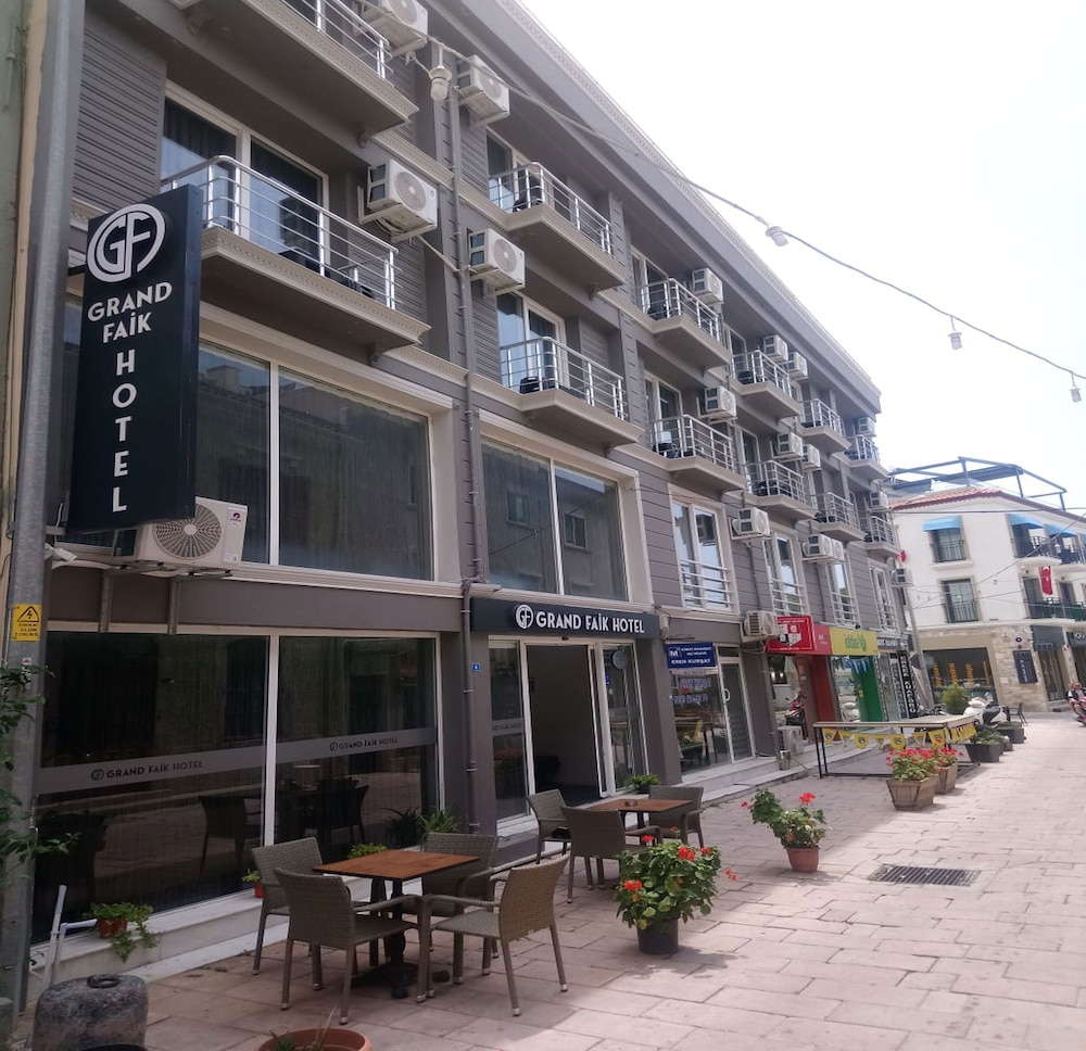 

Venezia - Çeşme - Grand Faik Hotel