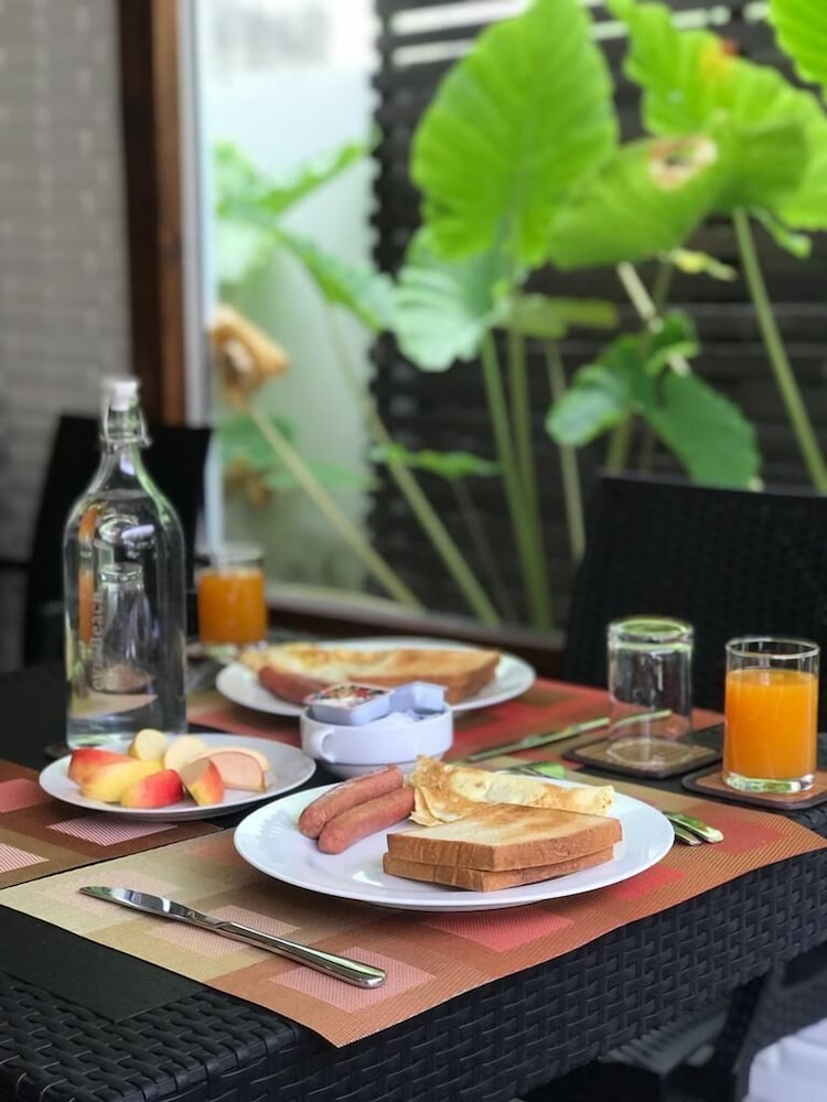 

Verona - Alidhoo - Himeyn Beach Inn Ocho Homes