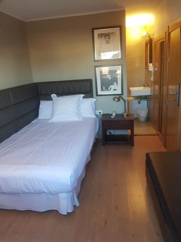 

Catania - Talamanca - Hostal Parque Ibiza