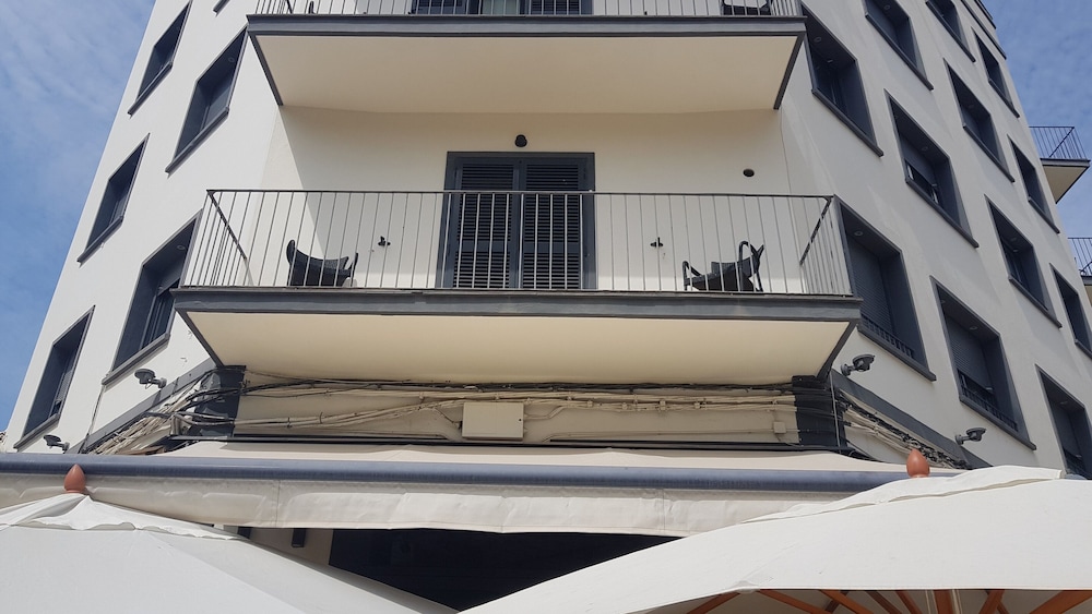 

Roma - Sant Jordi, Ibiza - Hostal Parque Ibiza