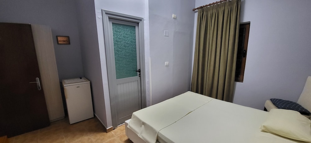 

Roma - Himarë - Jon rooms