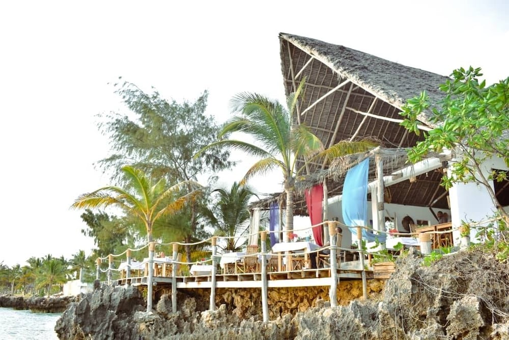 

Firenze - Kizimkazi - Kusini Beach Bungalows