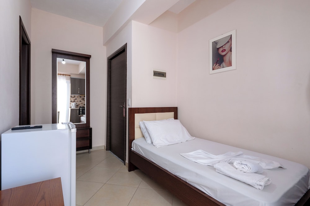 

Napoli - Riviera Albanese - Hotel Erioni