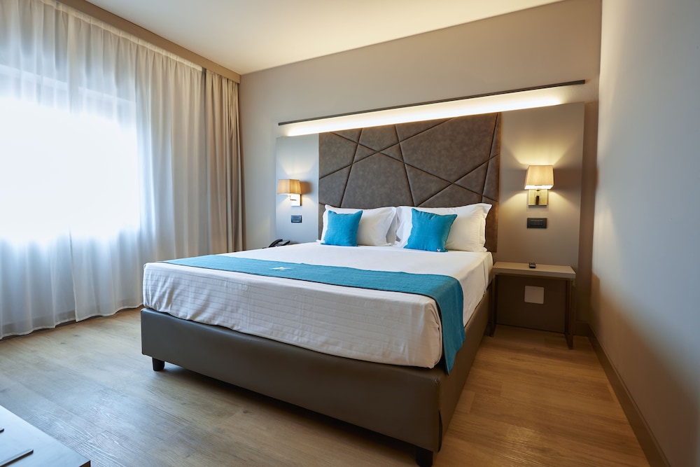 

Napoli - Padova - DC HOTEL INTERNATIONAL