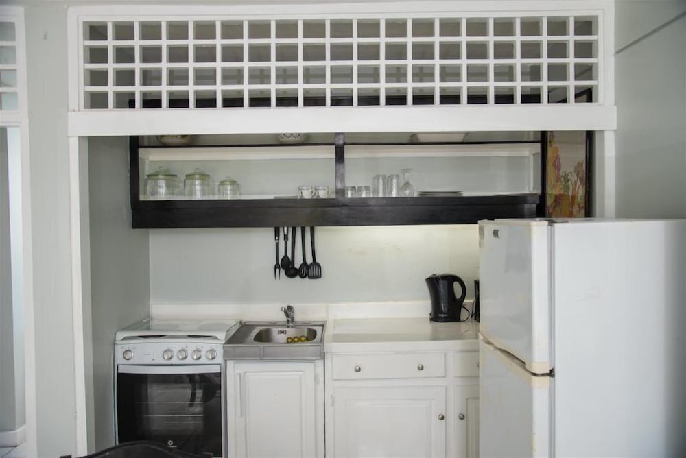 

Roma - Ocho Rios - Fisherman's Point Apartments